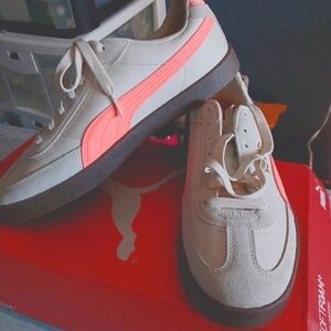 Puma Sneakers with Neon Pink Stripe